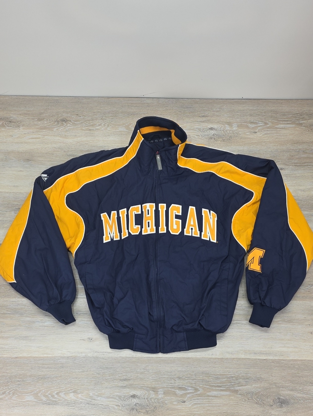 VNTG Y2K Men Majestic Michigan Wolverines FleeceLined Jacket NavyBlue Maize Sz M